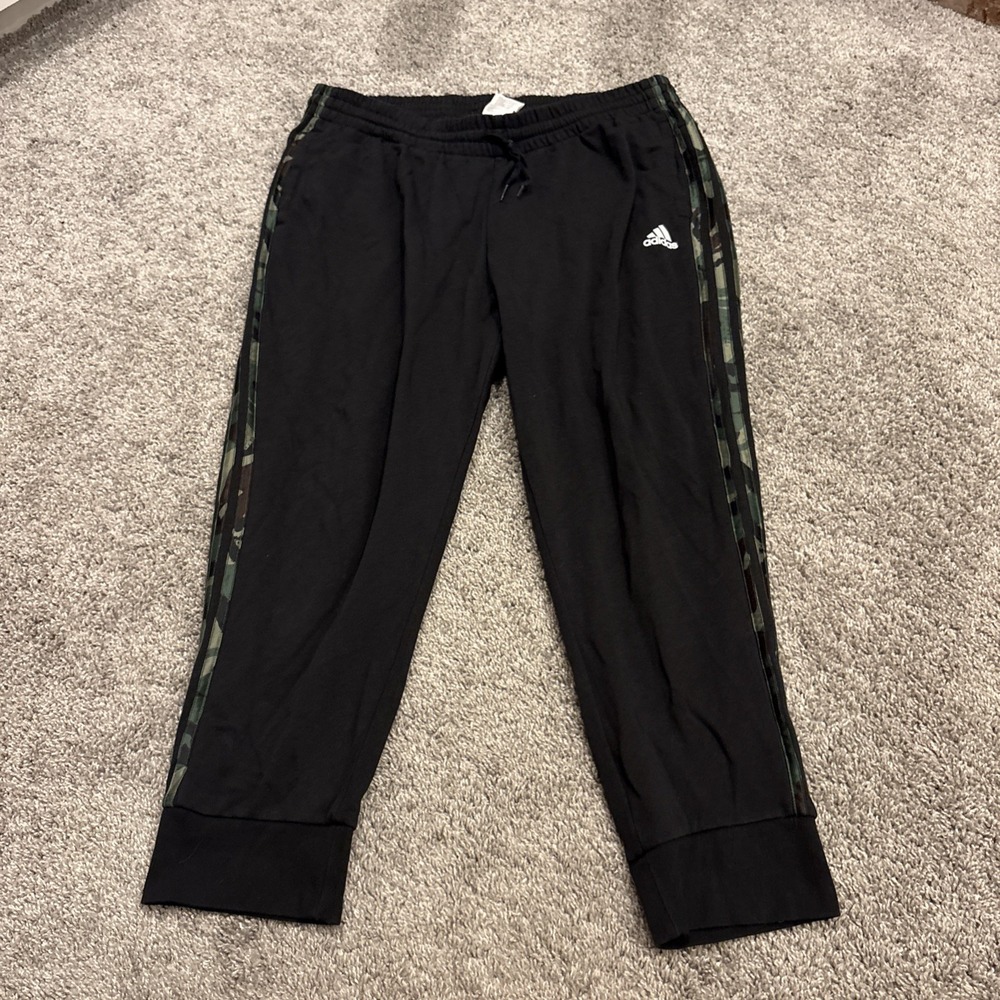 Adidas Essentials 3 Stripes Camo Sweatpants Women's 2X Black Tapered Stretch
